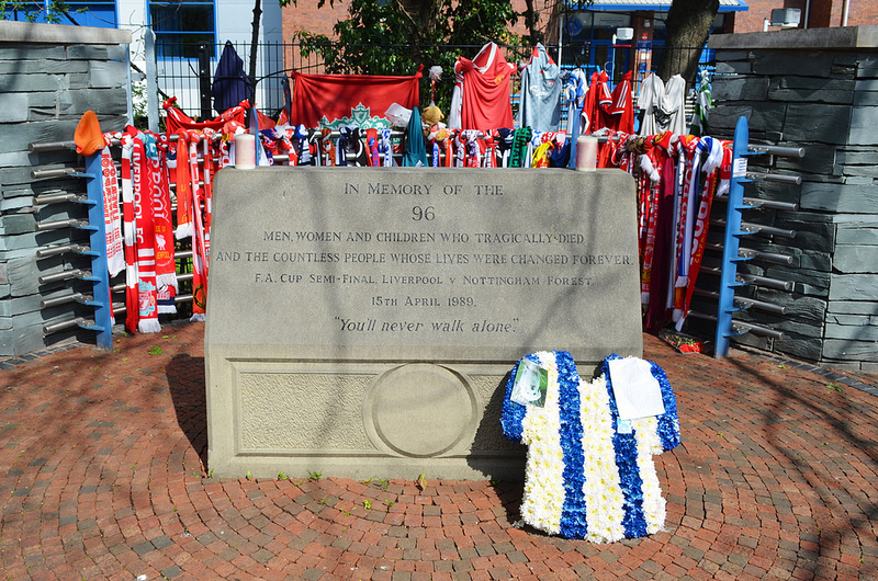 Hilsborough-katastrofen förändrade brittisk fotboll. Här är minnesmärket. Bild: flickr/nicksarebi