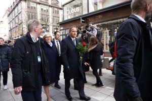 Stefan Löfven på Drottninggatan. Foto Ida Flöjsbon. 