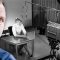 Ett bildmontage där chefredaktör Jonas Nordling syns framför en svart-vit bild på en tevestudio. En kvinnlig programledare sitter framför en kamera, som sköts av en man med headset.