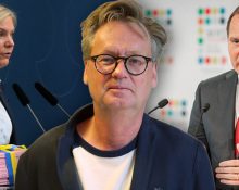 Porträttbild på Håkan A Bengtsson med allvarlig min, flankerad av bilder på finansministern och statsministern i var sin talarstol, de talar engagerat och Löfven gestikulerar med händerna