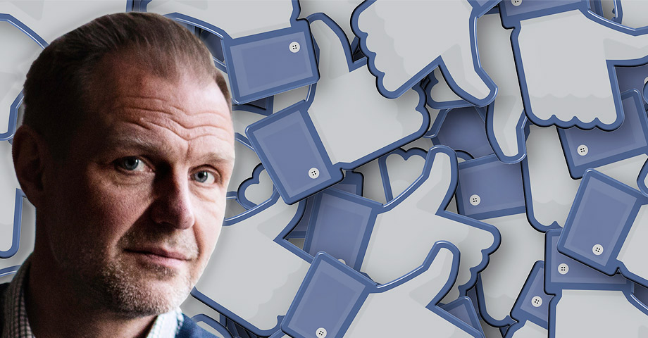 Chefredaktör Jonas Nordling omgiven av Facebooks tummar
