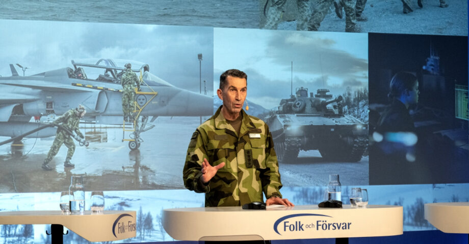 Överbefälhavare Micael Bydén talar på Rikskonferensen Folk och försvar 2024.