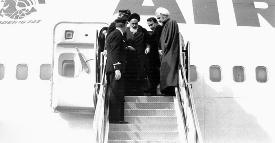 Khomeini på Irans flygplats.